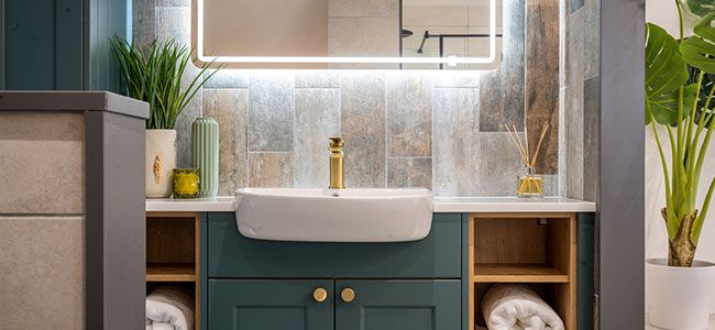 Bringing Life to Your Bathroom: The Art of Adding a Pop of Colour